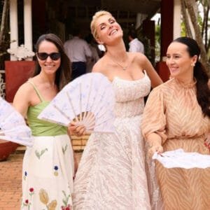 Leia mais sobre o artigo Leques Personalizados: O Detalhe Perfeito para Seu Casamento!